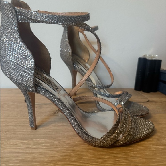 Badgley Mischka Silver Heels Elegant Strappy Design - Picture 2 of 5